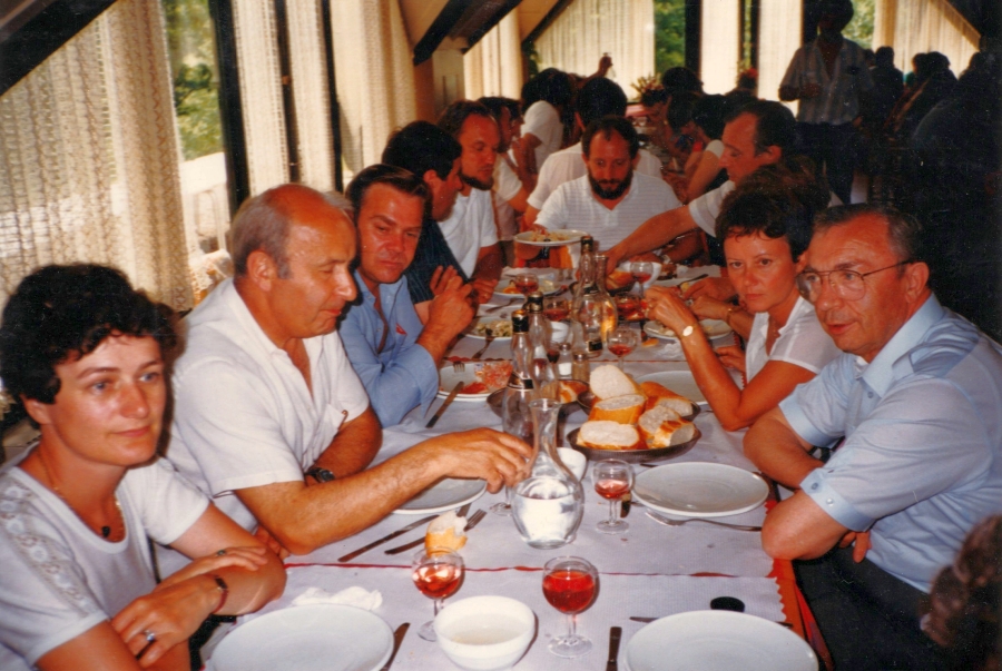 beim Diner kamen sich die Delegationen naeher im Salle des Fetes web