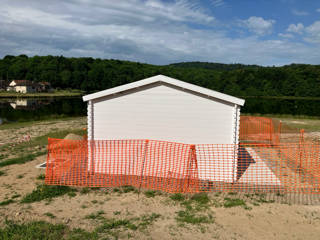 Neue Aufsichtshütte am 'Etang de Jonas'